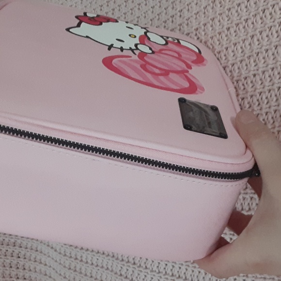 Impressions X Hello Kitty Cosmetic Bag - Picture 3 of 11